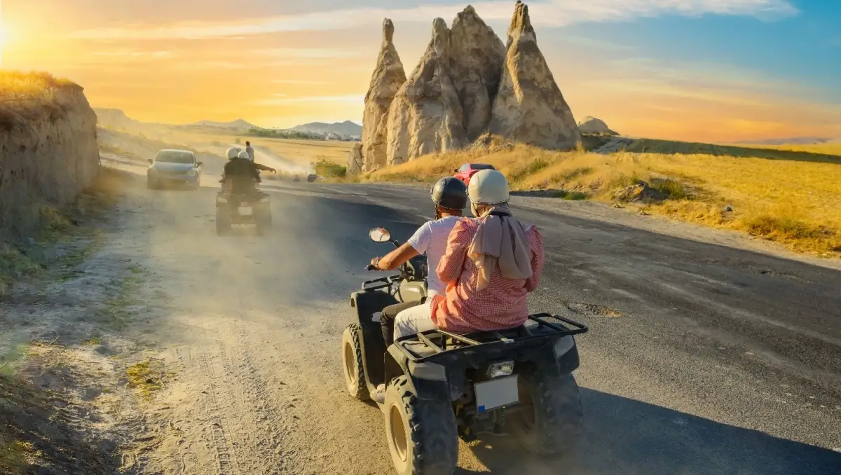 Tour di 2 ore all'alba o al tramonto in quad