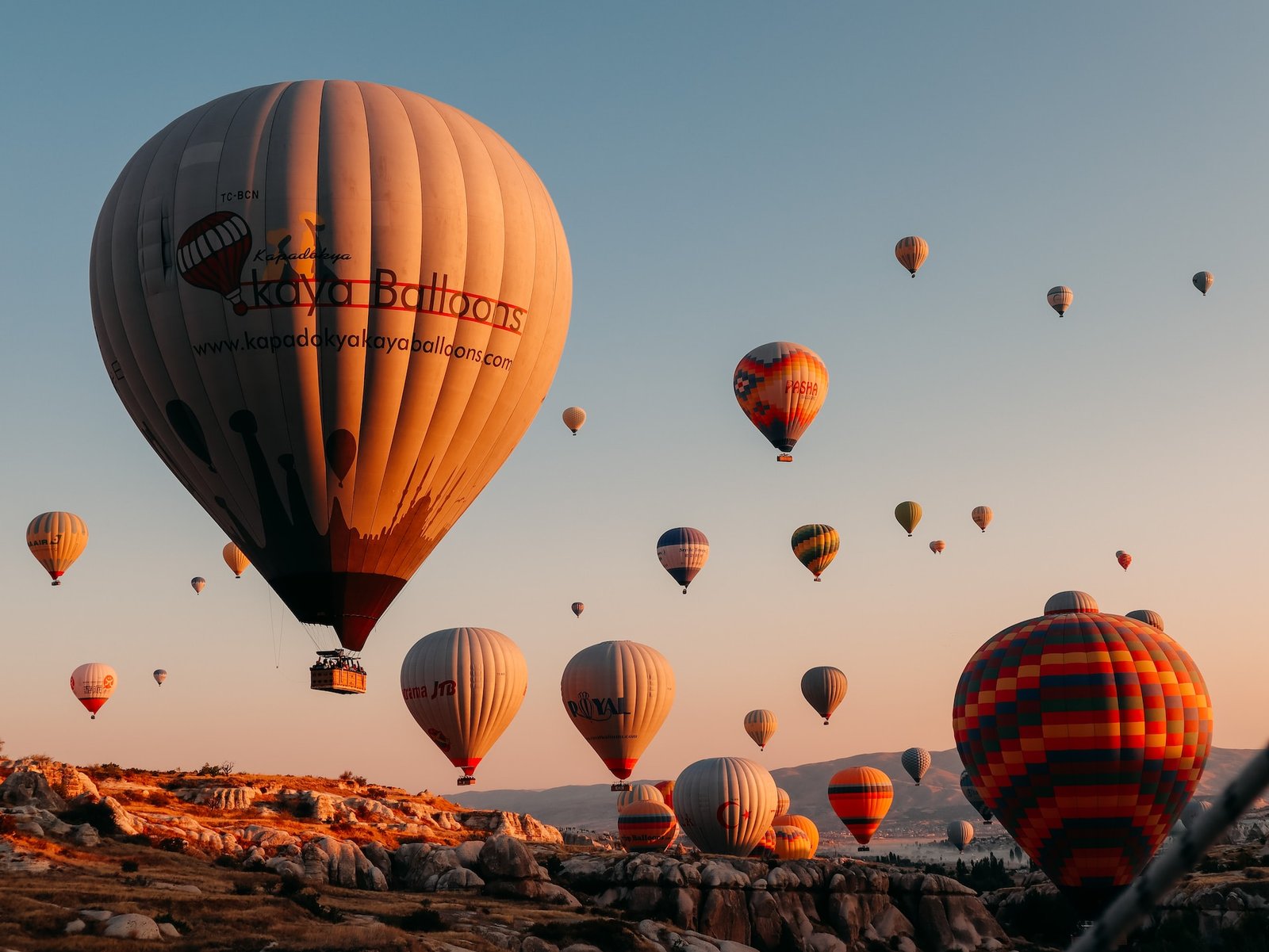 hot air balloon ıhlara valley